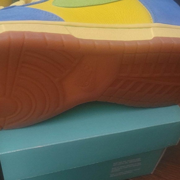 Authentic Marge Simpson Deadstock SB High Dunks - Picture 3 of 4